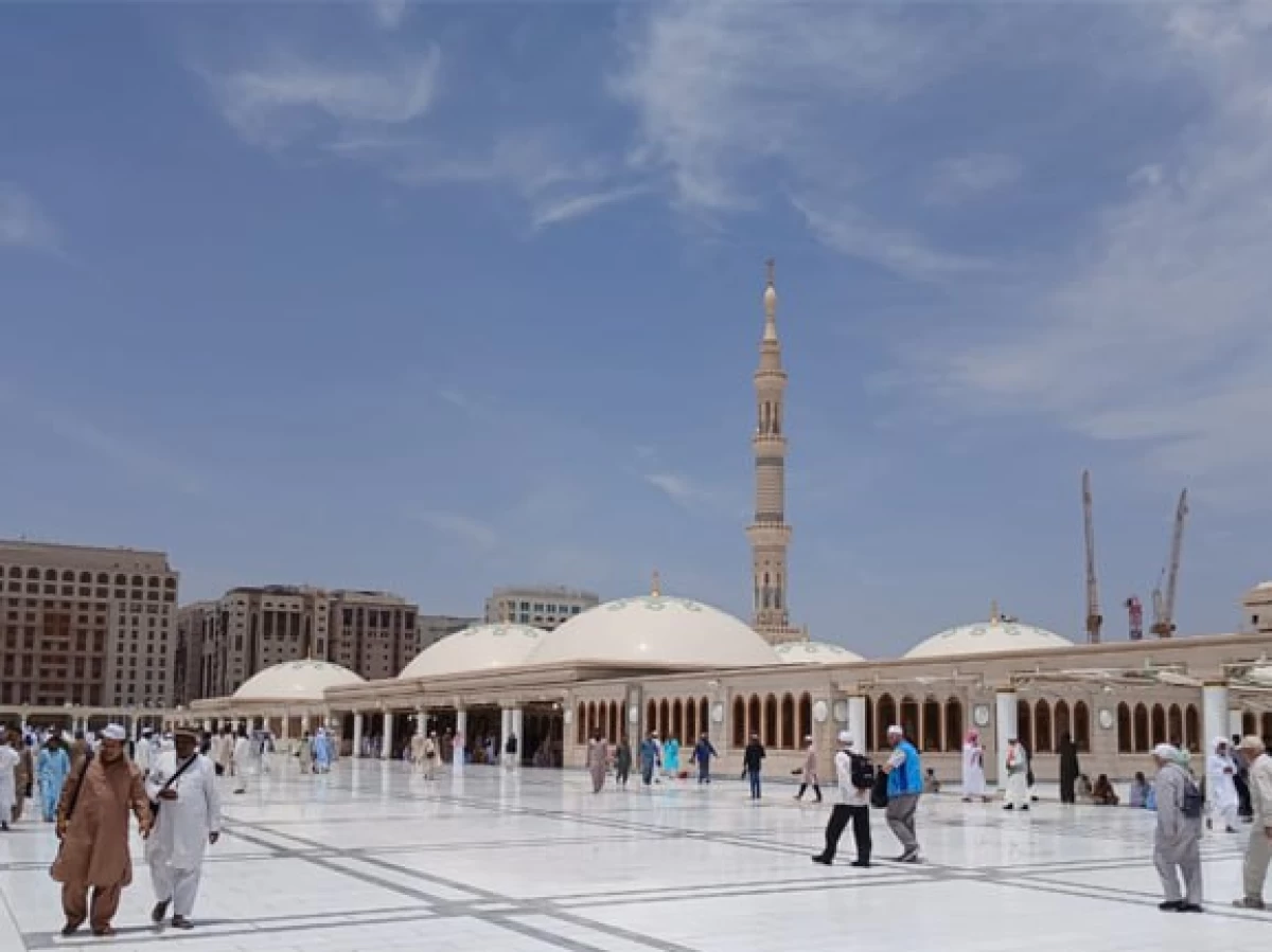 Ingin Sholat Jamaah di Madjid Nabawi? Harus Datang 2 Jam Sebelum Adzan