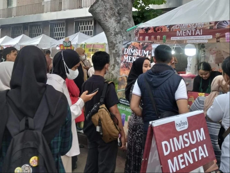 Survei: War Takjil Jadi Aktivitas Favorit Gen Z Ketimbang Berselancar di Medsos