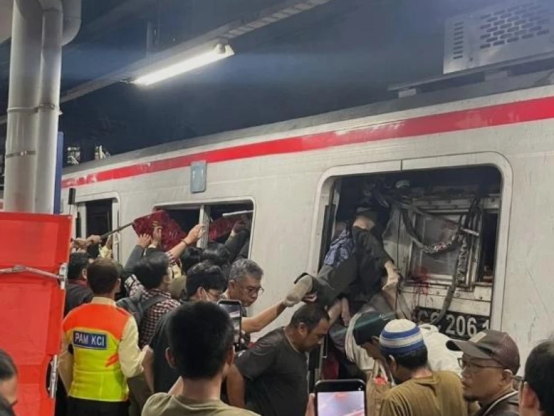 Update Kecelakaan Kereta di Bekasi: 14 meninggal dunia, 84 korban Alami Luka
