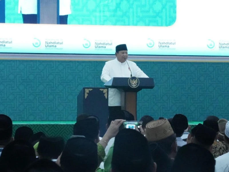Sah Jadi Warga NU, Prabowo Resmi Terima KartaNU di Penutupan Muktamar
