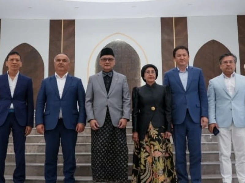 Perkuat Kerja Sama dengan Uzbekistan, Menhaj Dorong Penerbangan Langsung Indonesia-Samarkand