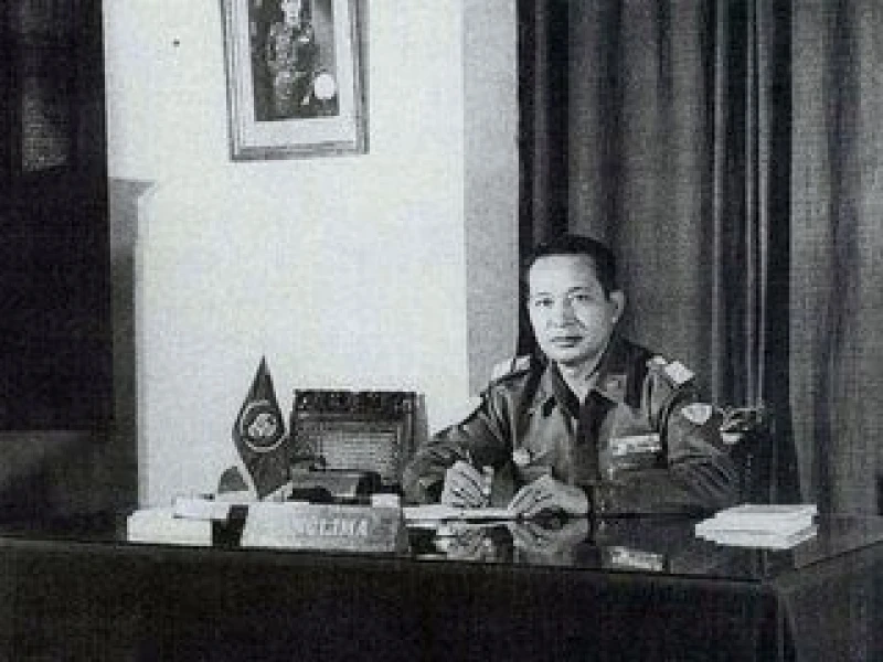 Indonesia yang Belajar Diam: Tiga Dekade dalam Pelukan Soeharto
