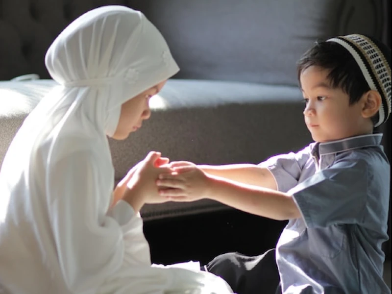 3 Kiat Pola Asuh Islami untuk Menjaga Kesehatan Mental Anak