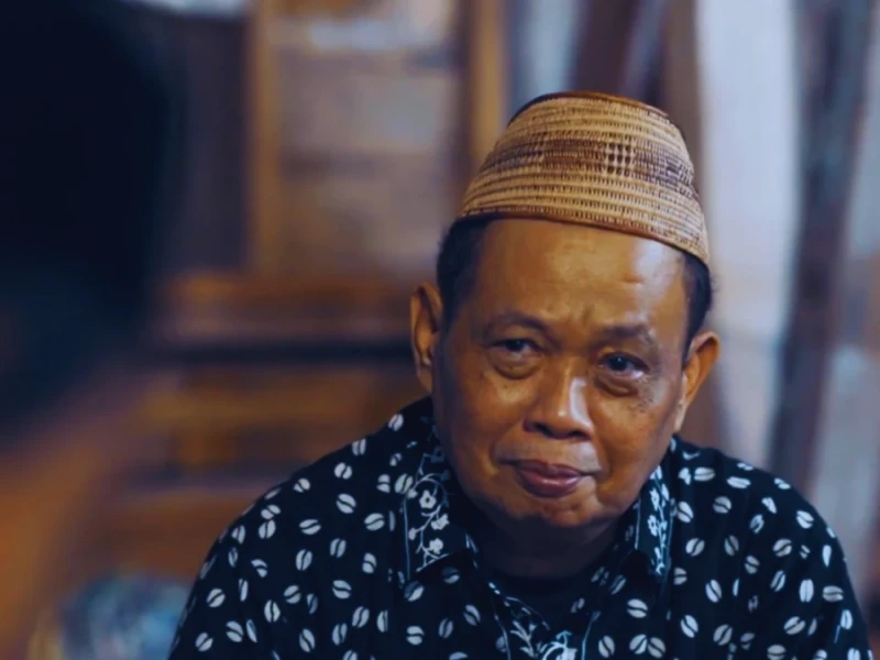 Imam Aziz  Dianugerahi Tokoh Demokrasi dan HAM