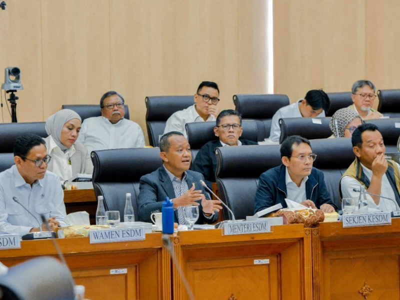 Ambisi Besar Bahlil: Produksi Minyak Indonesia Digenjot 610 Ribu Barel per Hari