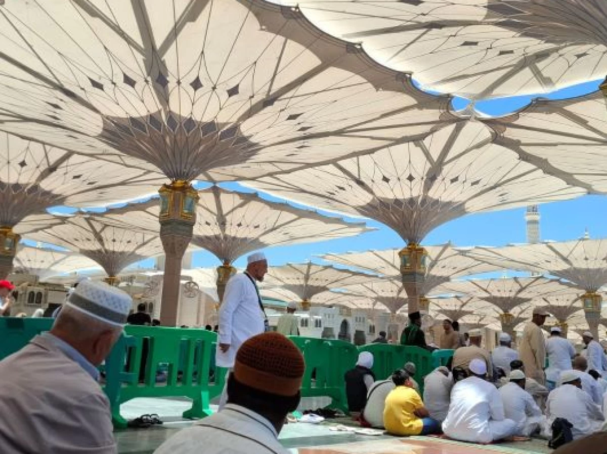 6 Larangan Selama di Tanah Suci Makkah, dari Bawa Spanduk hingga Merokok