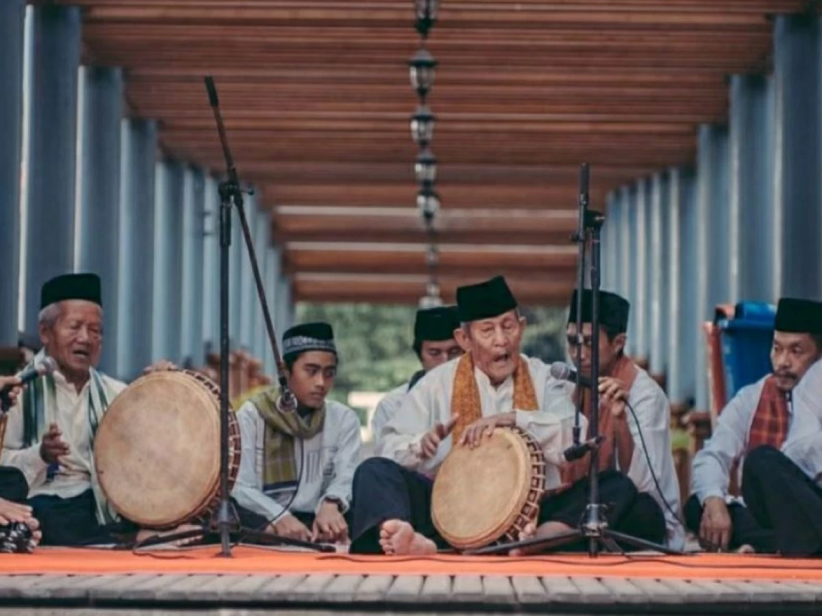 Beragam Ekspresi Cinta kepada Kanjeng Nabi Gambarkan Keteduhan Islam di Indonesia