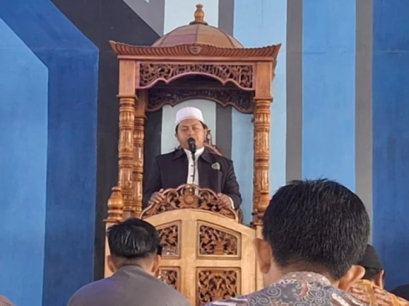 Khutbah Jumat Bahasa Jawa: Dunyo Panggonane Mampir Sekedap lan Nandur Amal