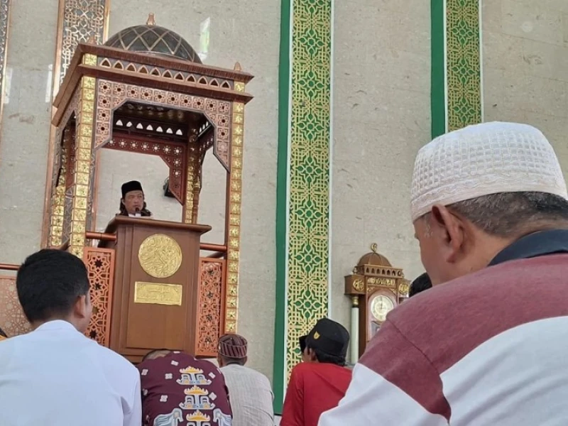 Khutbah Jumat Bahasa Jawa: Larangan Kumowani Marang Wong Tuo