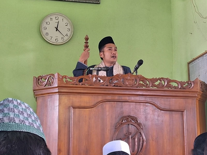 Membaca atau Tanpa Teks, lebih Utama Mana Khutbah Jumatnya?