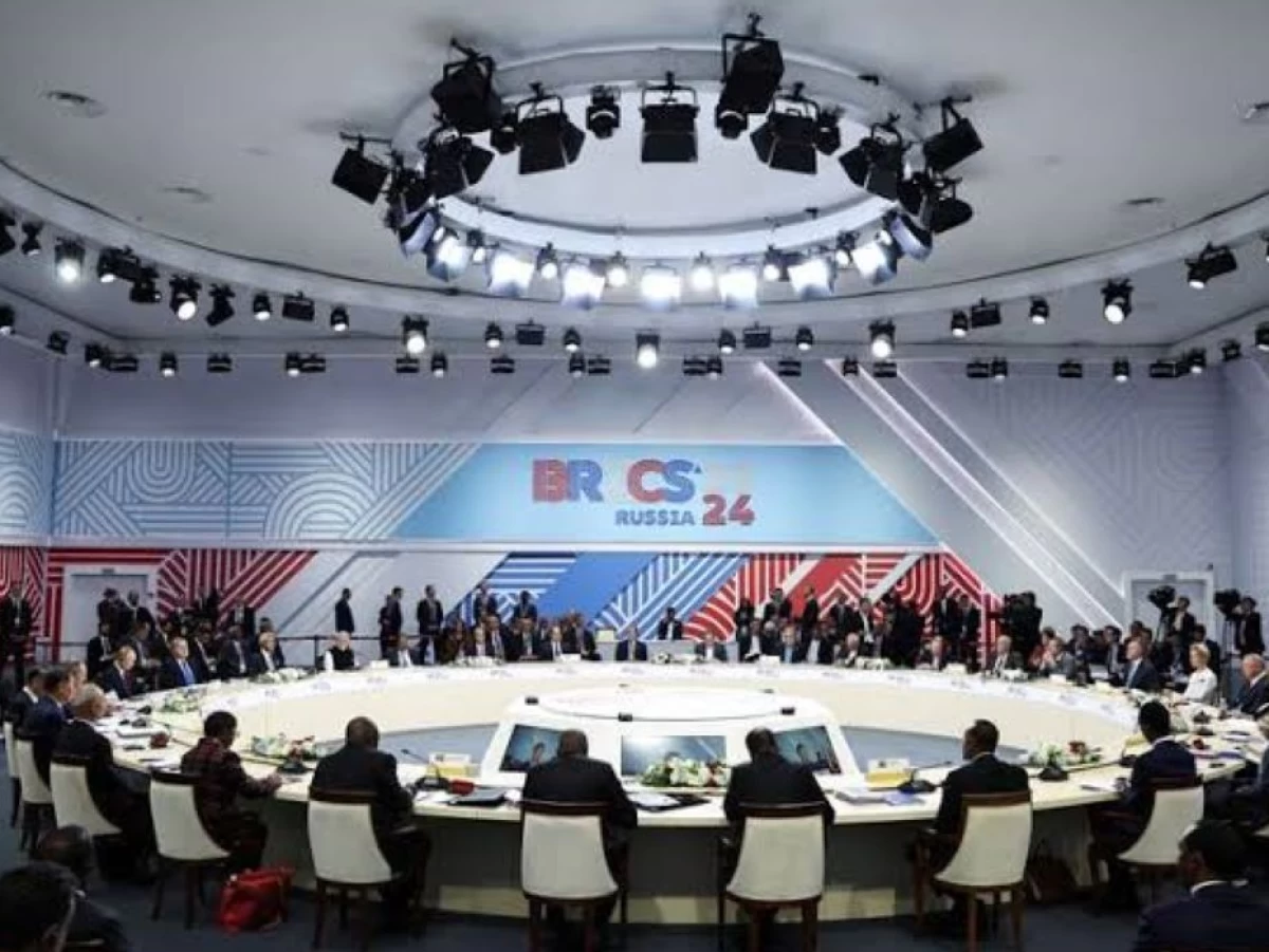Menjaga Keseimbangan Indonesia di Tengah Ambisi BRICS