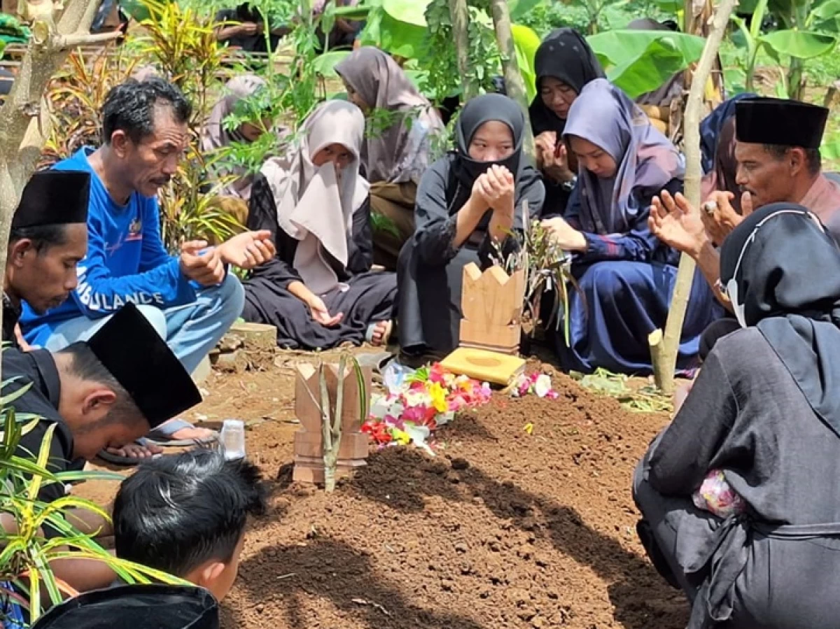 Amalan Saat Proses Pemakaman Agar Mayit Selamat dari Siksa Kubur