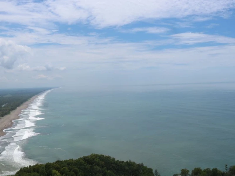 Laut (Banyak) Bercerita