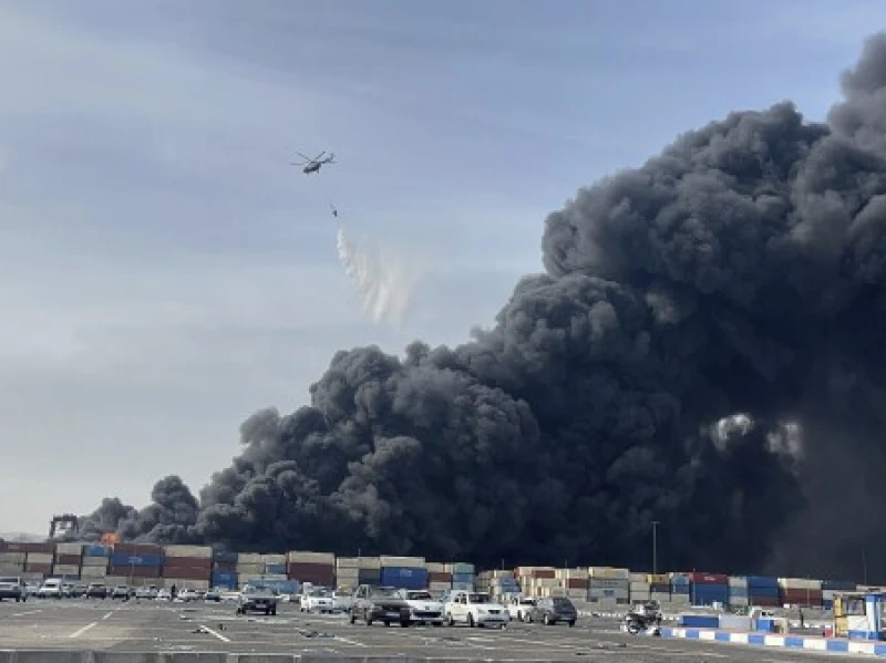 Ledakan Besar di Pelabuhan Iran, 14 Tewas dan 750 Cedera