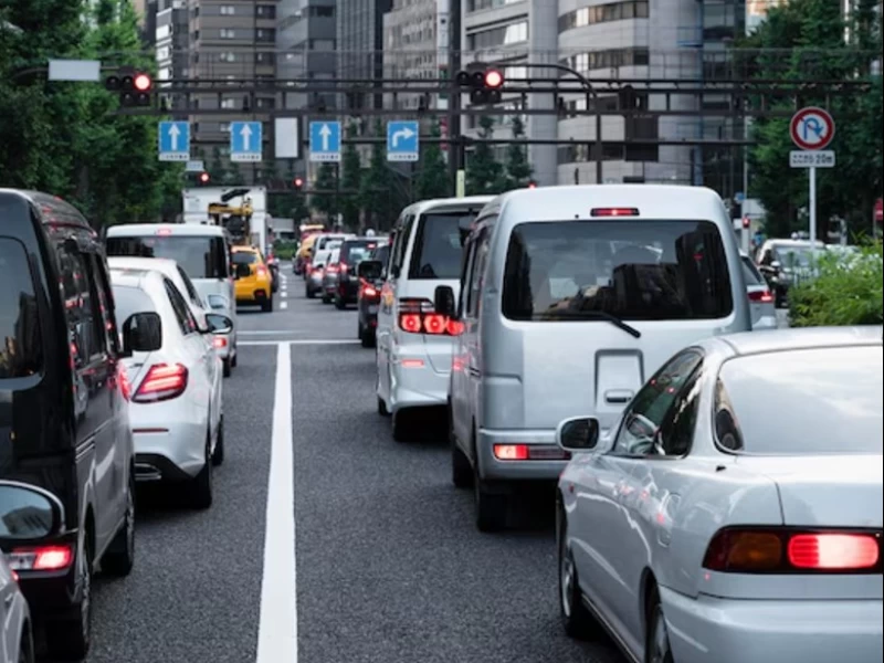 Hukum Menjamak Sholat Maghrib karena Macet di Perjalanan