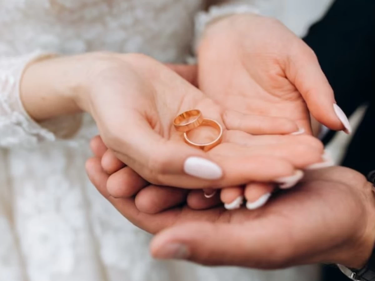 Khutbah Jumat Bahasa Jawa: Nikah, Nyempurnaaken Separohe Agomo