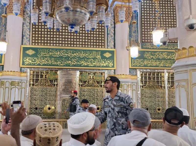 Dalil Kesunahan Ziarah ke Makam Rasulullah