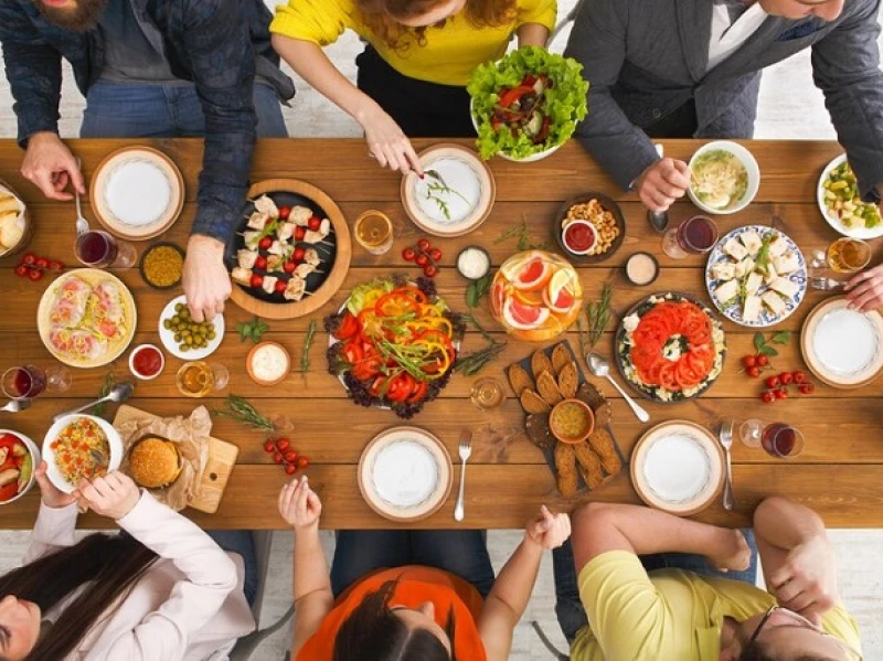 5 Bahaya Konsumsi Makanan Haram, Nomor Terakhir Paling Ngeri!