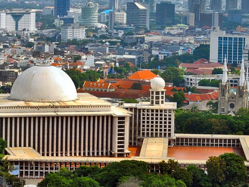 Masjid Istiqlal Siapkan Ribuan Porsi Takjil dan Kursus Bahasa Gratis Selama Ramadan 1447 H