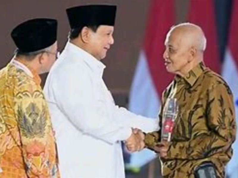 Sosok Mbah Melan, Mbah Guru Matematika Viral di TikTok yang Raih Penghargaan dari Presiden Prabowo