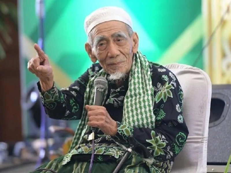 Amalan dan Doa KH Maimoen Zubair di Malam 1 Muharram