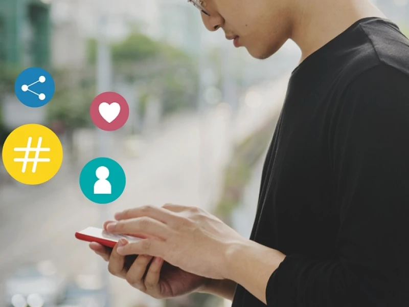 Insecure Gara-Gara Sering Scrolling Medsos, Ini Pandangan Islam