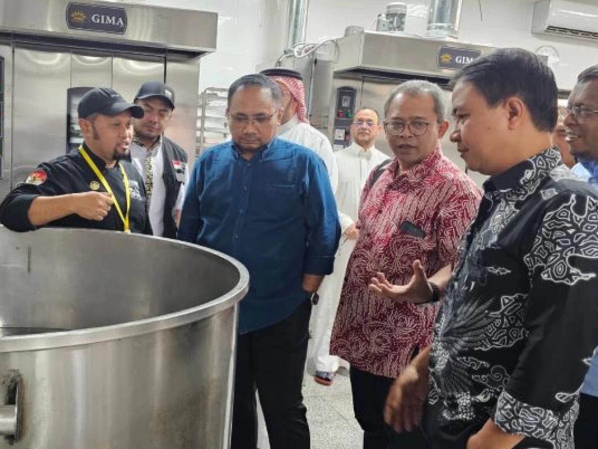 Pastikan Layanan Jamaah Lansia, Menag Kunjungi Dapur dan Hotel di Madinah