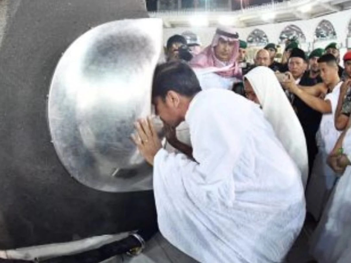 Doa Mencium Hajar Aswad