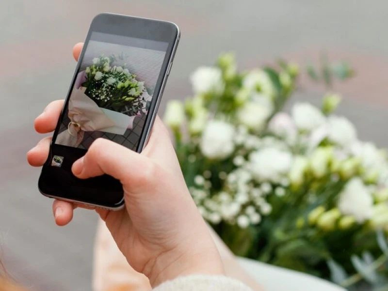 Hukum Mewakilkan Wali Nikah melalui Video Call