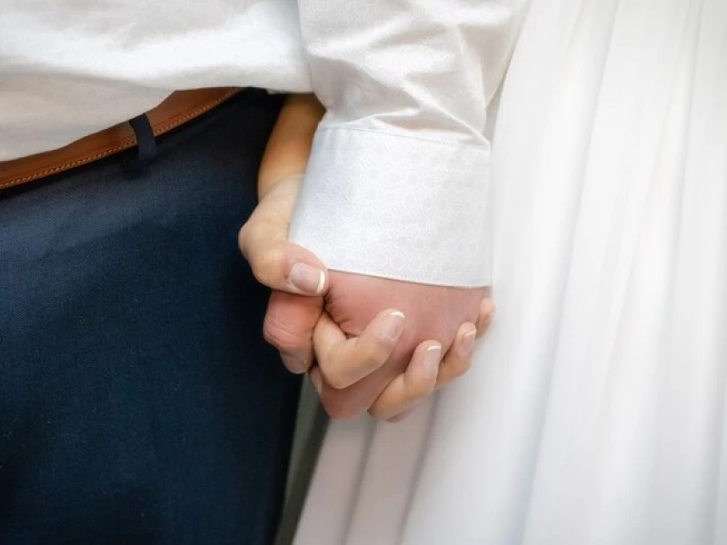 Khutbah Jumat: Pentingnya Mencari Istri Salehah
