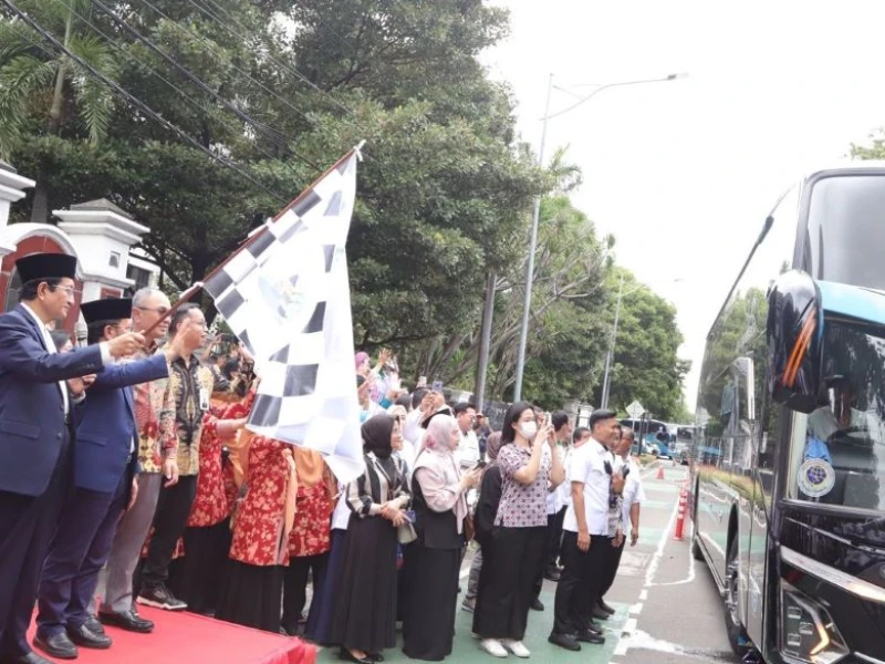 Ratusan Peserta Mudik Gratis Kemenag 2025 Dilepas dari Lapangan Banteng