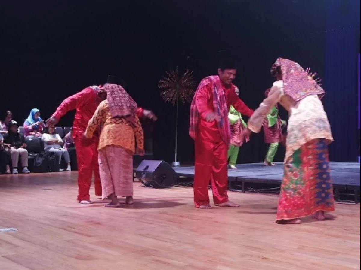 “Ngebeng”, Cara Joget Orang Batanghari