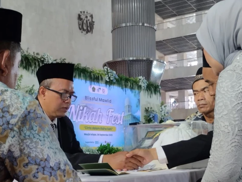 Bantu Warga Kurang Mampu, Kemenag Fasilitasi Nikah Massal di Istiqlal