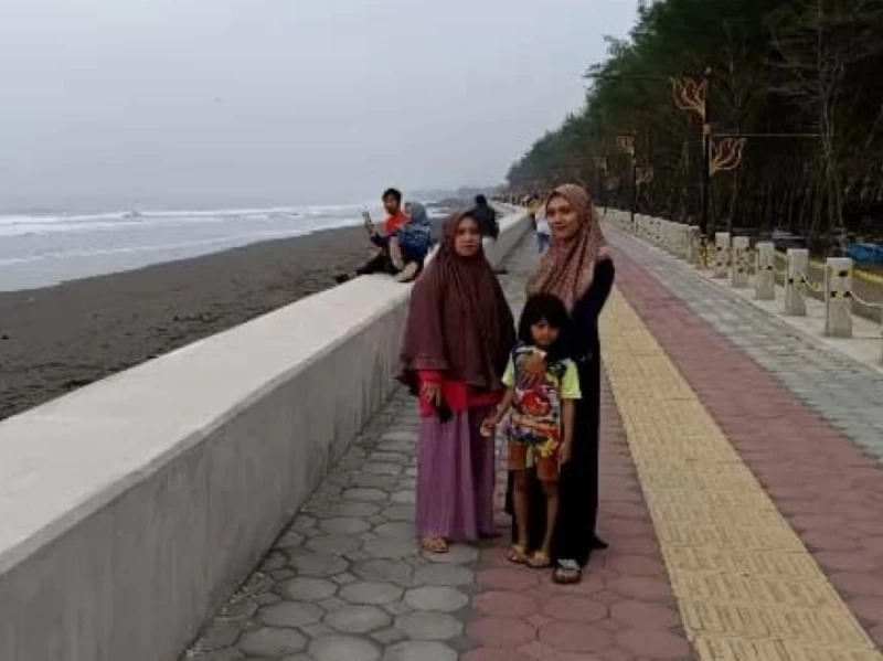 Pantai Kemiren, Destinasi Wisata Asyik di Cilacap Jawa Tengah