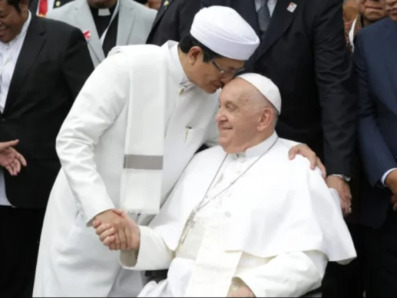 Teladan Kemanusiaan Lintas Iman: Warisan Paus Fransiskus dalam Sudut Pandang Islam