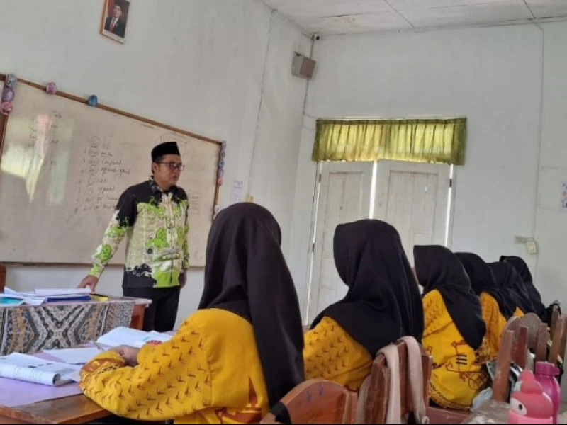 10 Etika Pelajar pada Gurunya menurut KH Hasyim Asy’ari