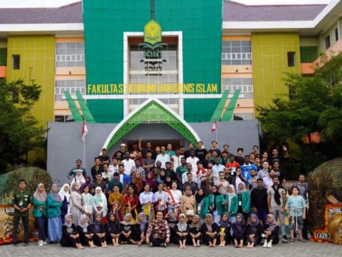 IAIN Ponorogo Tampilkan Kesenian Reog di Depan Mahasiswa Asing