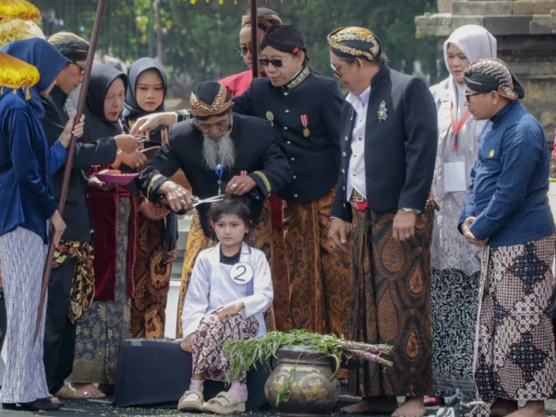13 Anak Bajang Jalani Ruwatan Rambut Gimbal Dieng, Beragam Permintaan Terpenuhi