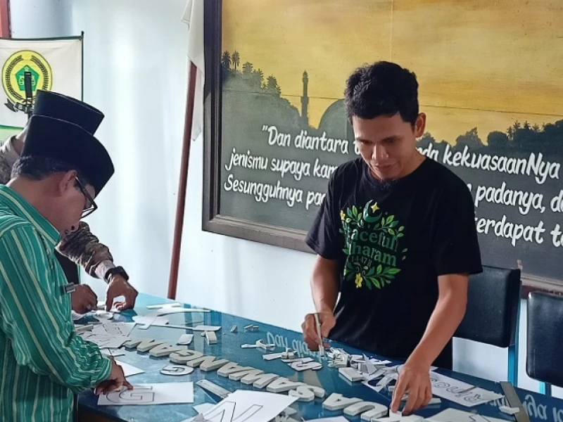 Bayu Pamungkas, Tuan Kadhi yang Melukis Pengabdian Lewat Desain