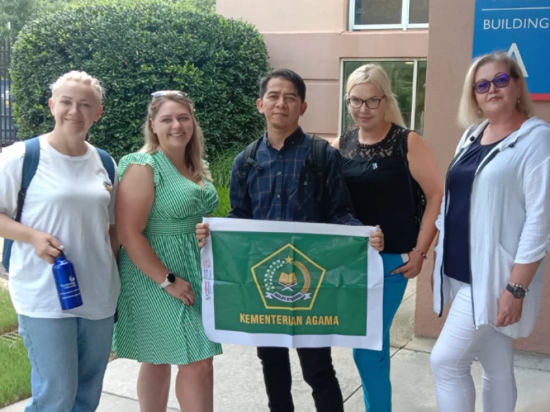Membuat Inovasi di Kelas, Guru MTsN 1 Pandeglang Raih Beasiswa ke Amerika