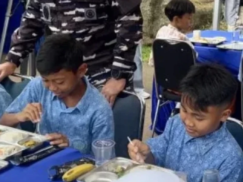 Viral! Pelajar SMK NU Kudus Surati Prabowo: Alihkan Jatah MBG Saya untuk Kesejahteraan Guru
