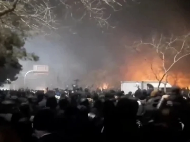 Di Tengah Demonstrasi Anti-Pemerintah, Iran Menutup Sementara Wilayah Udaranya