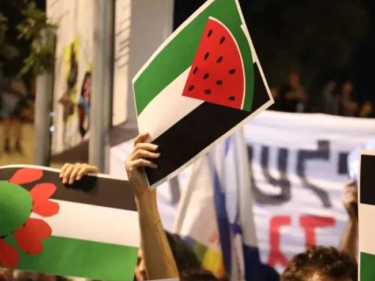 Irisan Buah Semangka dan Dukungan untuk Perjuangan Palestina