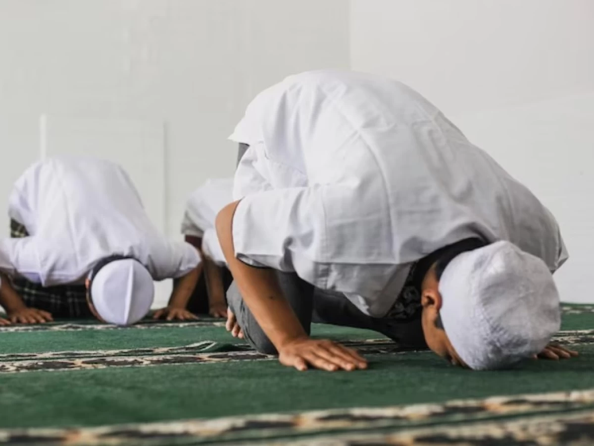 Khutbah Jumat Bahasa Jawa: Rajab, Wulane Perintah Sholat Limang Waktu