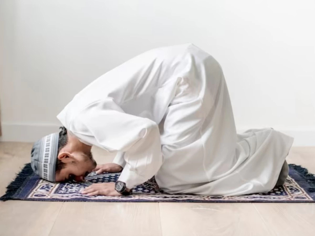Sholat Dhuha: Niat, Tata Cara, Doa, dan Faedahnya