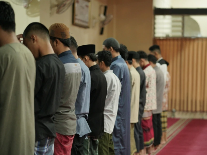 Hukum Sholat Jumat Kurang dari 40 Orang