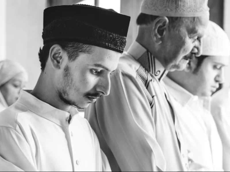 Orang Tak Bisa Baca Surat Fatihah, Apakah Sholatnya Sah?
