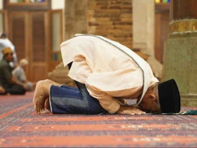 3 Hukum Melaksanakan Sholat Dzuhur Setelah Jumatan