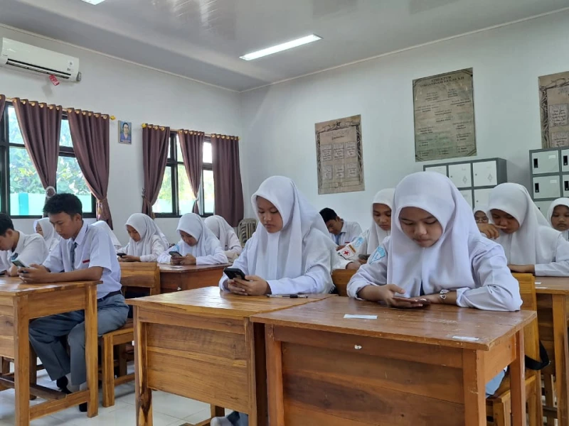 3 Etika Pelajar saat Mencari Ilmu dalam Kitab Taisir Al-Khalaq