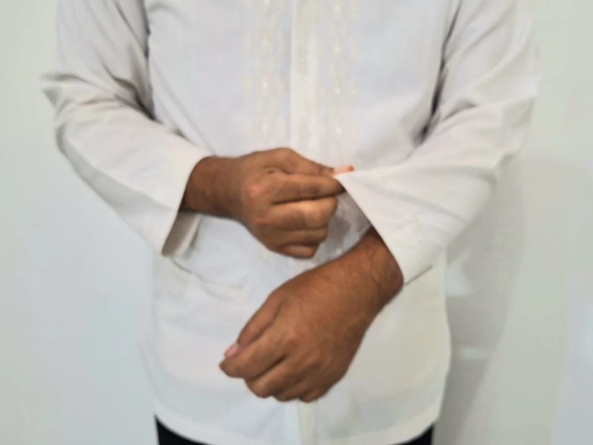 Bolehkah Bersiwak Menggunakan Ujung Baju? Ini Hukumnya